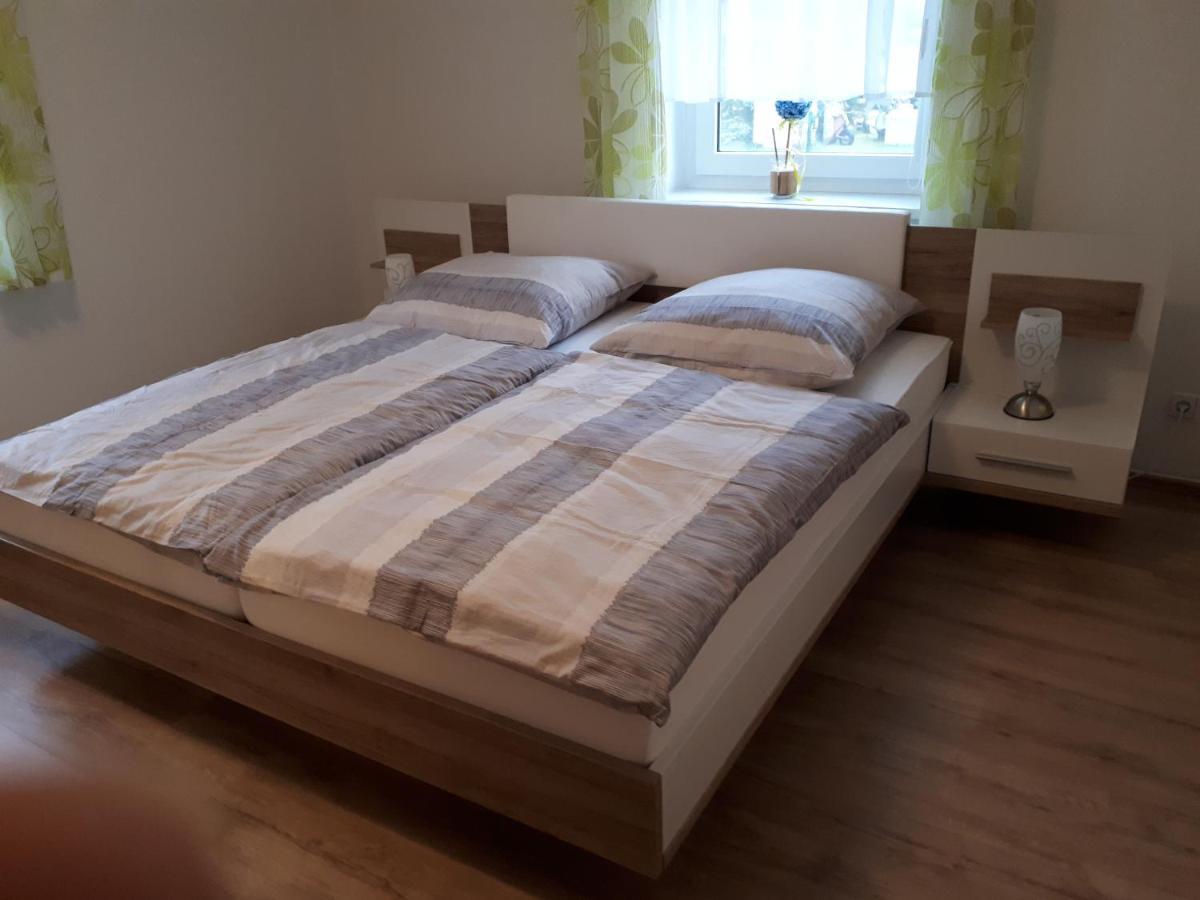 Ferienwohnung Karlguth Neustadt in Sachsen Exterior foto